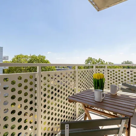 Apartament Wybickiego Stylish With Parking And Air Conditioning In Cracow By Renters *