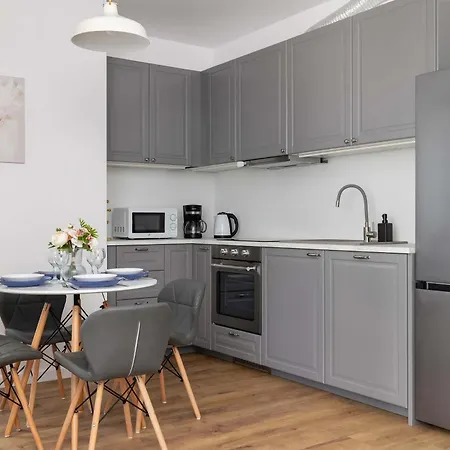 Wybickiego Stylish With Parking And Air Conditioning In Cracow By Renters *