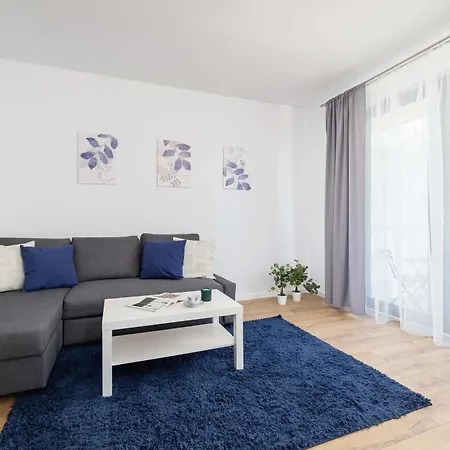 Wybickiego Stylish With Parking And Air Conditioning In Cracow By Renters Appartement