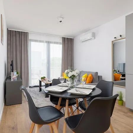 Wybickiego Stylish With Parking And Air Conditioning In Cracow By Renters Appartement *