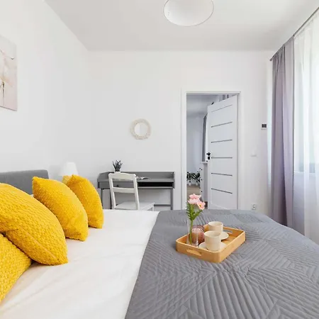 Appartement Wybickiego Stylish With Parking And Air Conditioning In Cracow By Renters