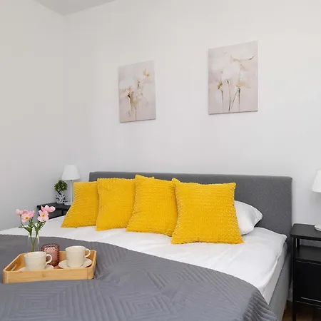 Апартаменты Wybickiego Stylish With Parking And Air Conditioning In Cracow By Renters Краков