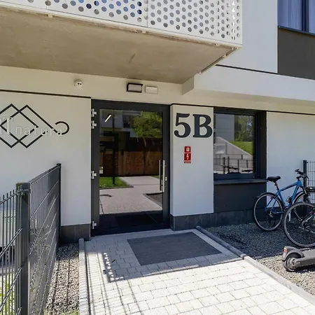Appartement Wybickiego Stylish With Parking And Air Conditioning In Cracow By Renters