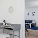 Wybickiego Stylish With Parking And Air Conditioning In Cracow By Renters Apartmán