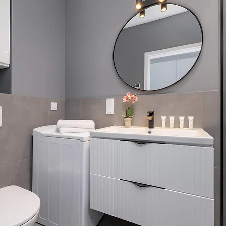 דירה Wybickiego Stylish With Parking And Air Conditioning In Cracow By Renters *