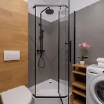 Wybickiego Stylish With Parking And Air Conditioning In Cracow By Renters 아파트