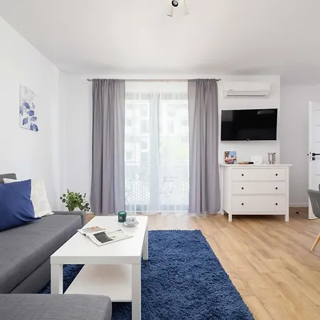 Wybickiego Stylish With Parking And Air Conditioning In Cracow By Renters Cracovia